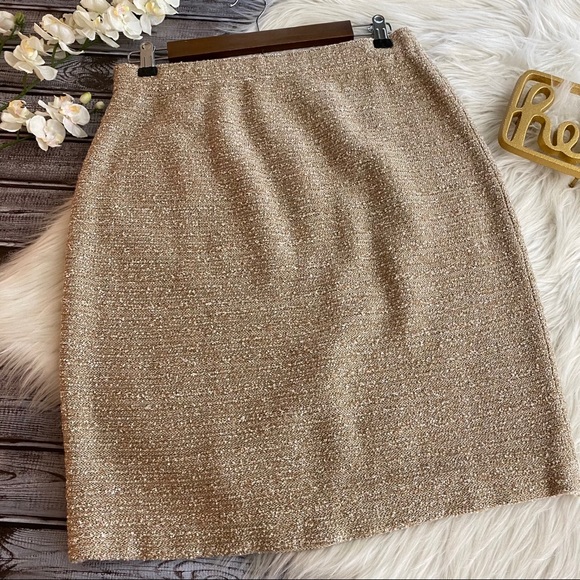 St. John Collection Skirt Gold Cream Boucle, 8 - Picture 4 of 8